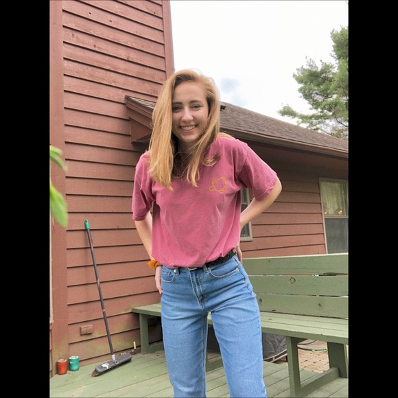 Meet the posher, Alyssa - Picture 1 of 1